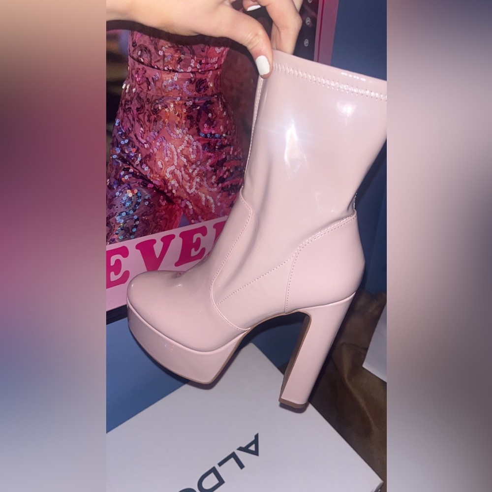 Also heels pink booties!